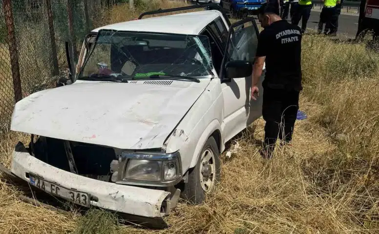 Ergani yolunda pikap kazası Dereboyu mevkiinde 7 kişi yaralanarak hastaneye kaldırıldı