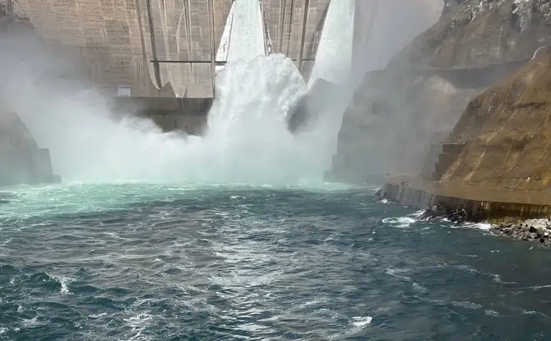 Çüngüş Karakaya Barajı'nda tahliye süreci yavaşladı Kapak sayısı ikiye düşürüldü
