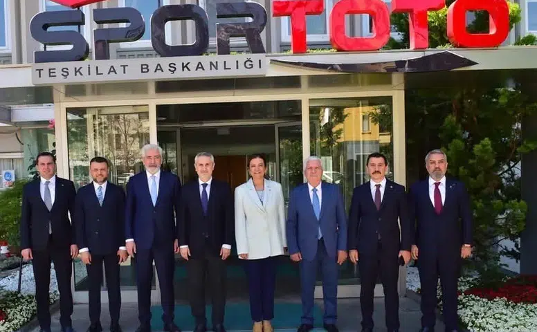 Diyarbakır'ın beş ilçesinde spor seferberliği Modern tesisler için imzalar atıldı
