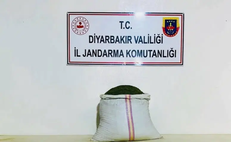 Diyarbakır genelinde narkotik baskınları Jandarmadan 10 şüpheliye ağır darbe