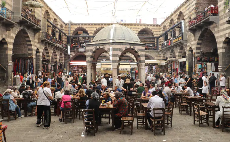 Kurban Bayramı tatili Diyarbakır turizmine ilaç gibi geldi Esnafın yüzü yeniden güldü