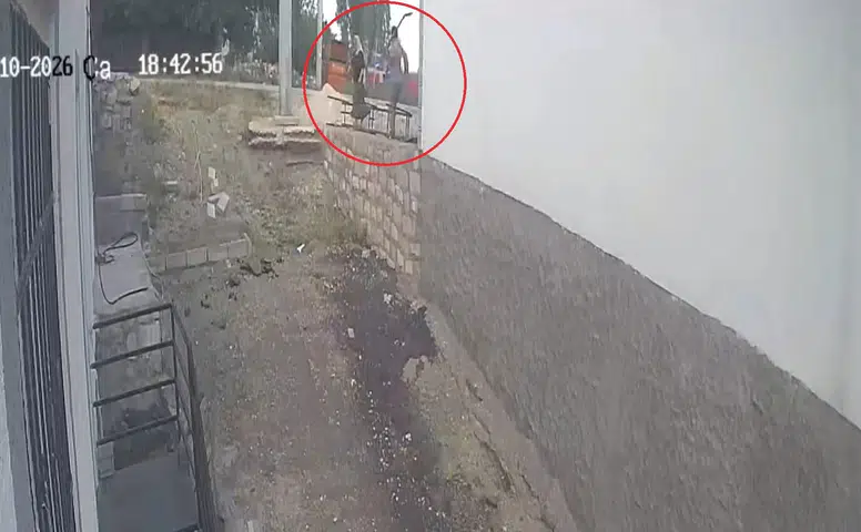 Ergani'de engelli kızı için rampa çalışması yaptıran anneye komşusundan kürekli saldırı
