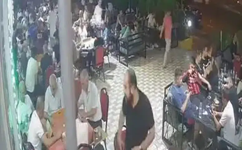 Kayapınar’da yayaya çarpma anı kamerada Diyarbakır’daki kaza saniye saniye kaydedildi