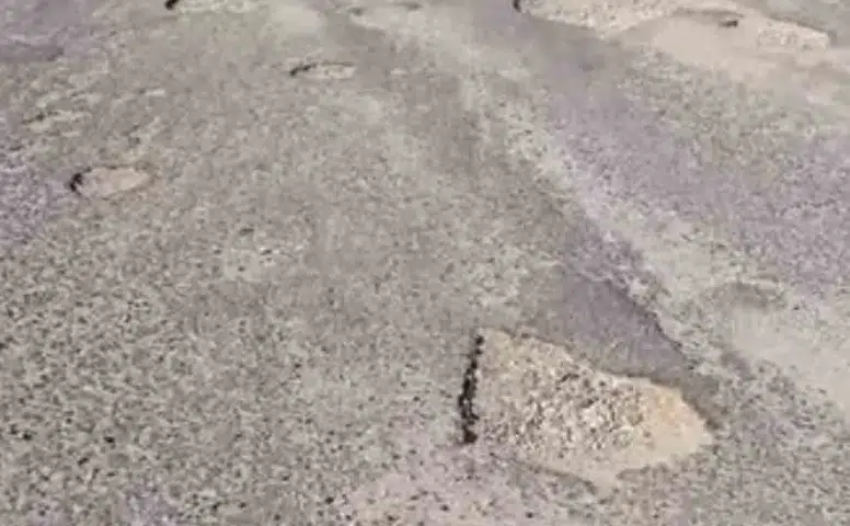 Çermik Haseran bölgesinde ulaşım krizi 20 mahallenin yolu köstebek yuvasına döndü