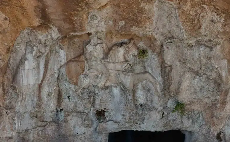 Silvan’ın saklı hazinesi Boşat Kalesi 70 yıllık ev sahipliği tarihi dokuyu koruyor