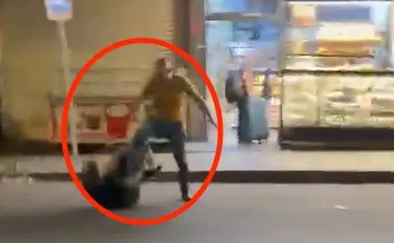 Diyarbakır Yenişehir’de taksicilerin durak gerilimi Cadde ortasında tekmeli kavga