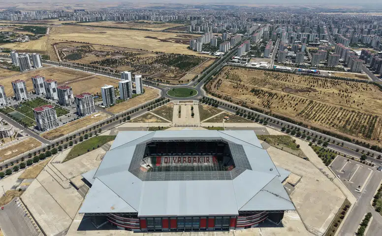 Amedspor'da Süper Lig heyecanı başladı: Diyarbakır Stadyumu baştan aşağı yenileniyor