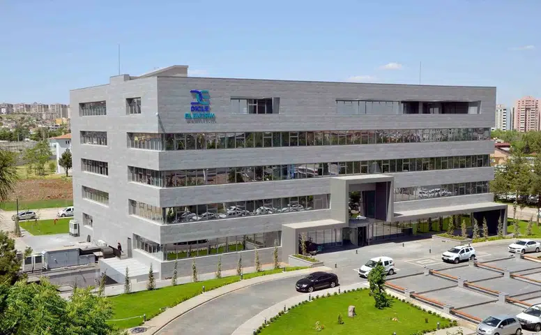 Diyarbakır'ın LGS şampiyonlarına Dicle Elektrik'ten eğitim bursu müjdesi geldi