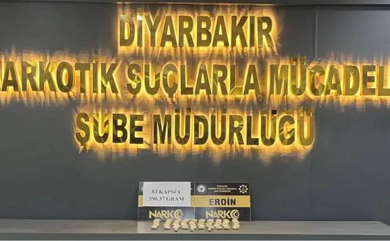 Diyarbakır Narkotik ekiplerinden sınır ötesi sevkiyata darbe Mideden 83 kapsül eroin çıktı
