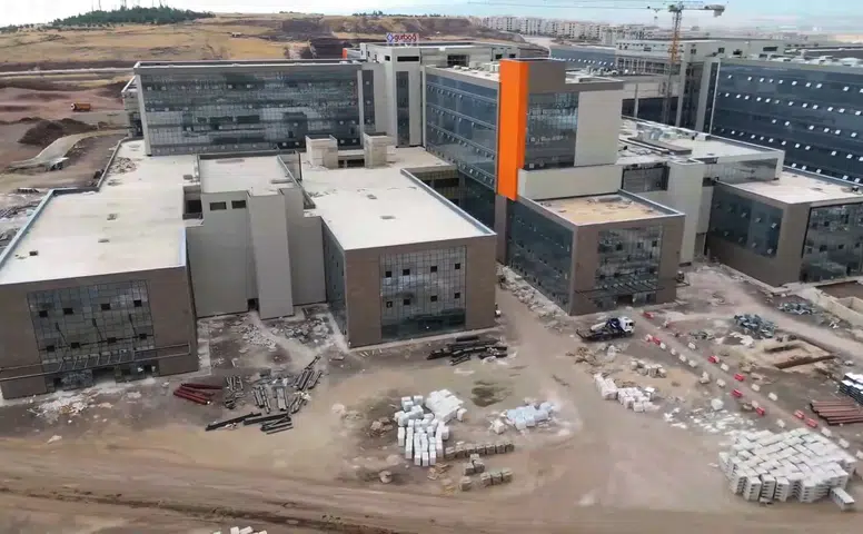 802 sismik izolatörlü dev sağlık yatırımında sona gelindi 2027'de hasta kabulü başlıyor