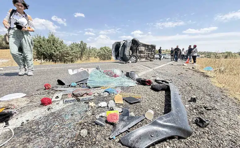 Lice'deki acı kaza yürekleri dağladı Minibüs faciasında can kaybı 7 kişiye ulaştı