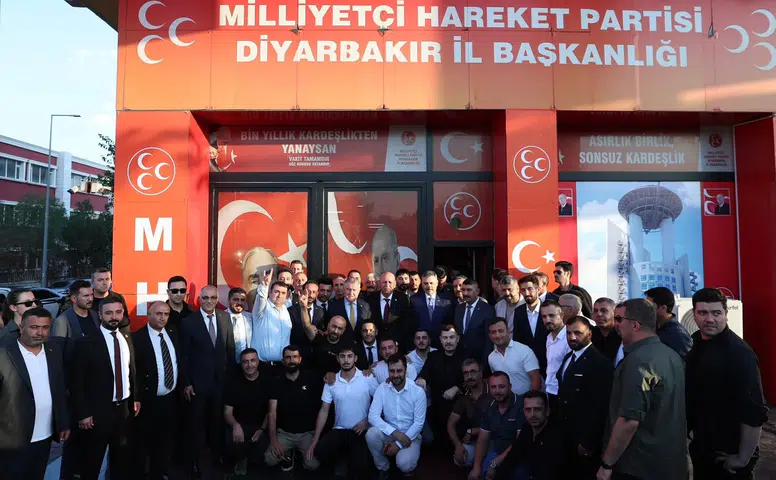 Bakanlar Çiftçi ve Bak Diyarbakır'da Amedspor maçı öncesi kritik temaslar gerçekleştirildi