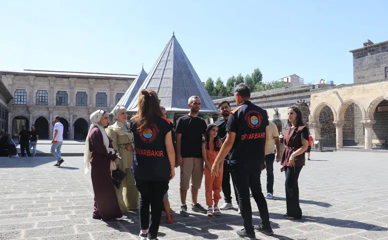 Diyarbakır turizmde rotasını yükseltiyor İlk 6 ayda şehri 1 milyon kişi ziyaret etti