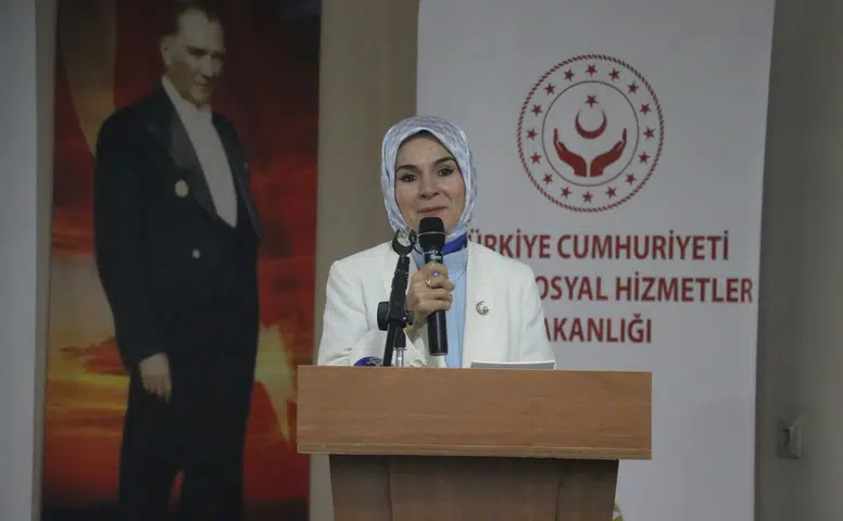 Bakan Göktaş Diyarbakır'da açıkladı Evlilik kredisi alan gençlere TOKİ'de özel kontenjan