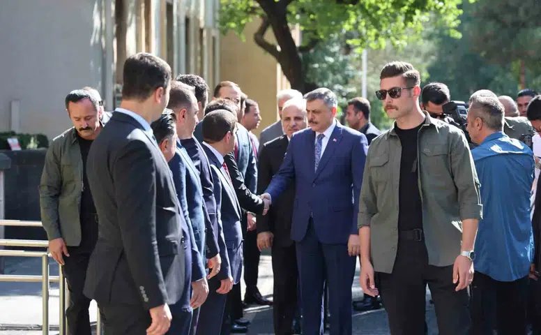Diyarbakır'a gelen İçişleri Bakanı Mustafa Çiftçi Valilik makamında ağırlandı