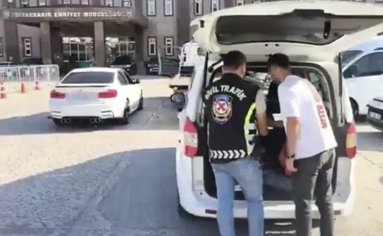 Diyarbakır'da makas atan sürücülere ağır yaptırım 276 bin TL ceza ve 60 gün men