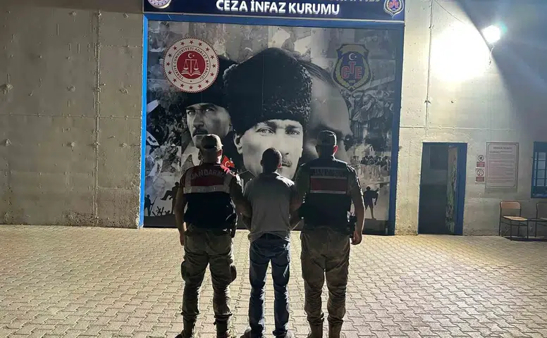 Hani ilçesinde aranan tehlikeli şahıs operasyonla yakalandı 42 suç kaydı çıktı