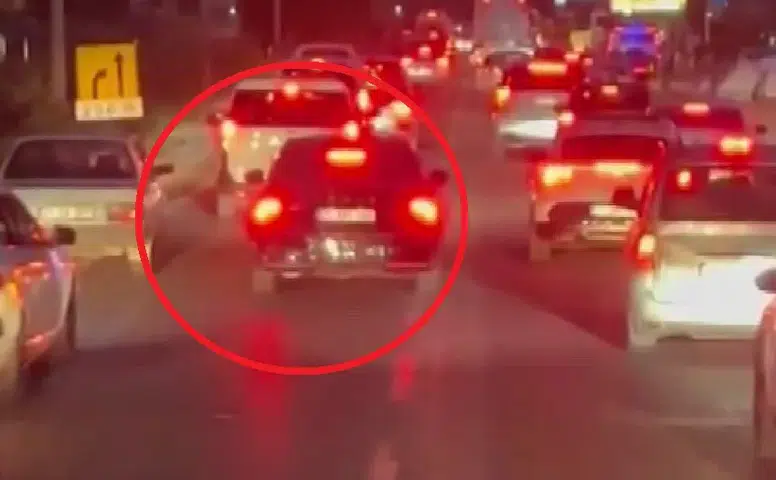 Diyarbakır Silvan Bulvarı'nda itfaiye aracına yol vermeyen çakarlı araç tepki çekti