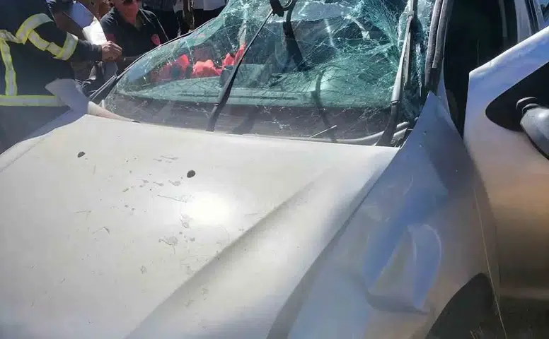 Diyarbakır Çınar'da korkutan kaza: Kontrolden çıkan otomobil takla attı: 3 yaralı