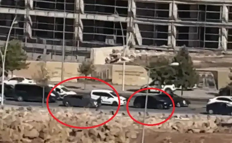Diyarbakır Yenişehir'de kırmızı ışıkta dehşet anları: Silahlı saldırı kamerada