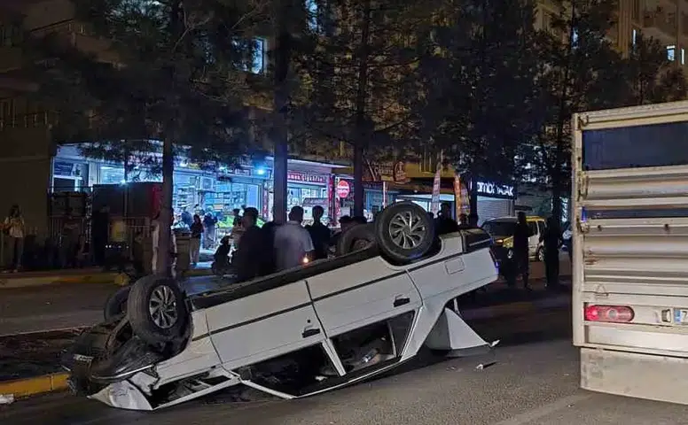 Diyarbakır Silvan'da trafik kazası: Fidankent mevkiinde araç takla attı, 1 yaralı