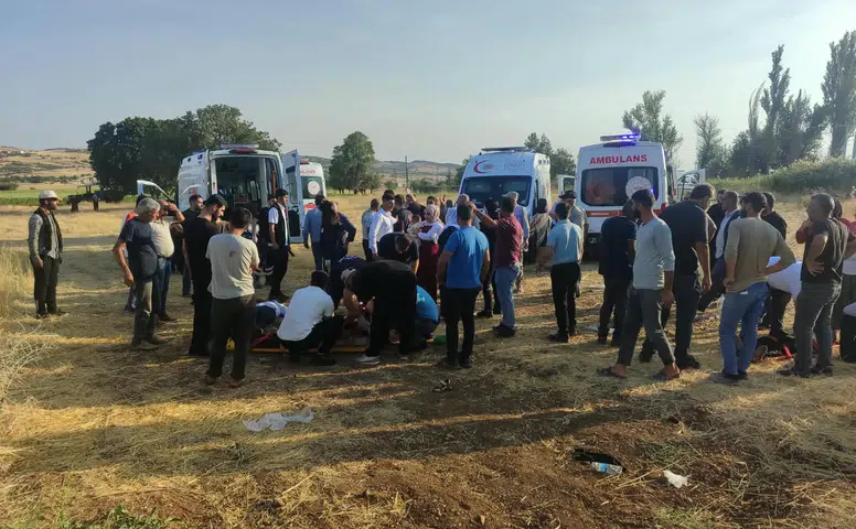 Diyarbakır-Bingöl kara yolunda feci kaza: 4'ü çocuk toplam 9 kişi yaralandı
