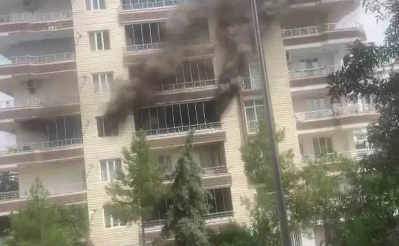 Diyarbakır Bağlar'da apartman yangını: Mahsur kalan çocuklar merdivenle kurtarıldı