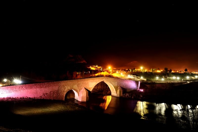 Diyarbakır'ın efsanevi yapılarından Haburman Köprüsü 8