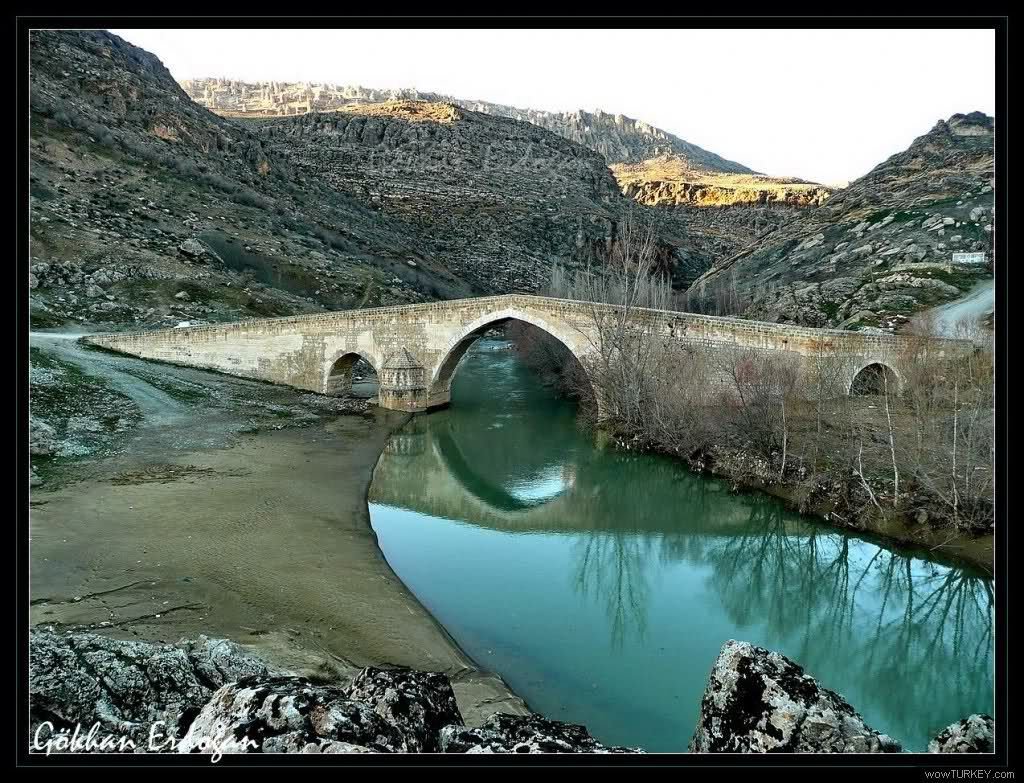 Diyarbakır'ın efsanevi yapılarından Haburman Köprüsü 7