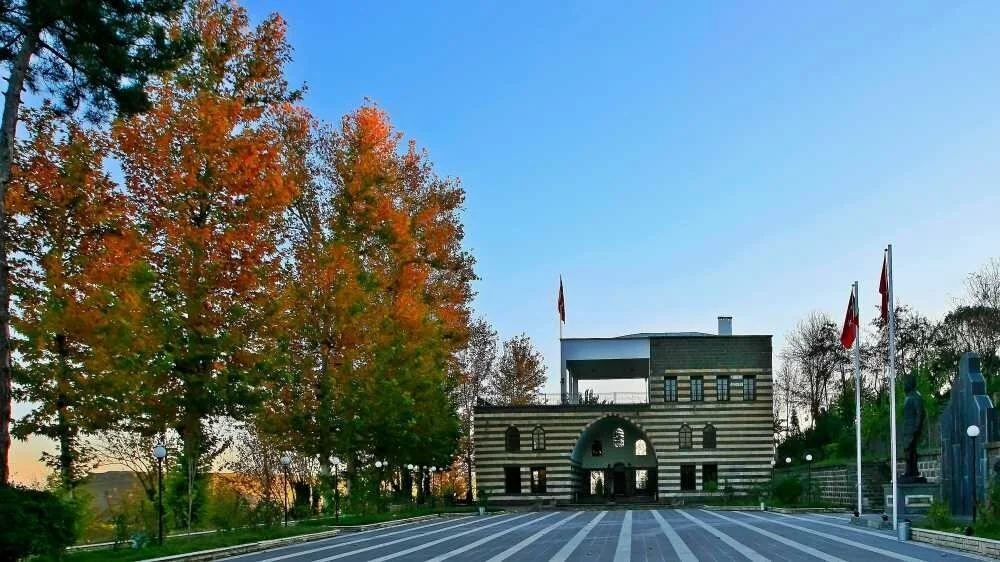 Diyarbakır'ın tarihi Gazi Köşkü! 5