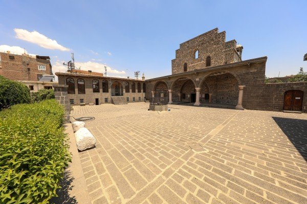 Diyarbakır'daki tarihi kilise: Meryem Ana Kilisesi 2