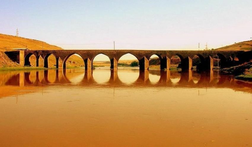 Diyarbakır'ın en güzel mekanı: On Gözlü Köprü 3