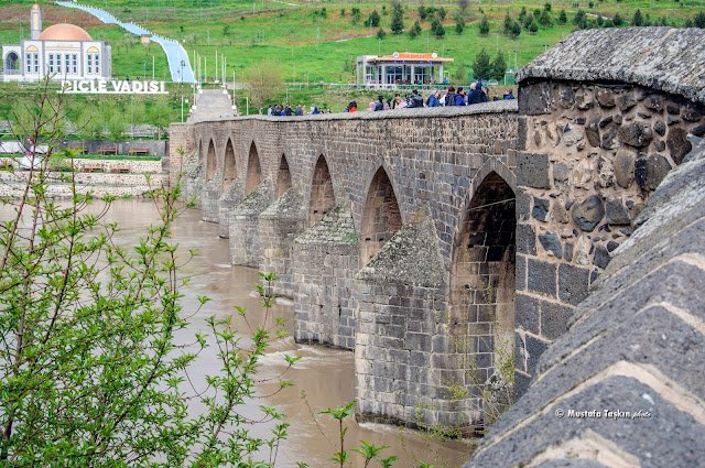 Diyarbakır'ın en güzel mekanı: On Gözlü Köprü 5