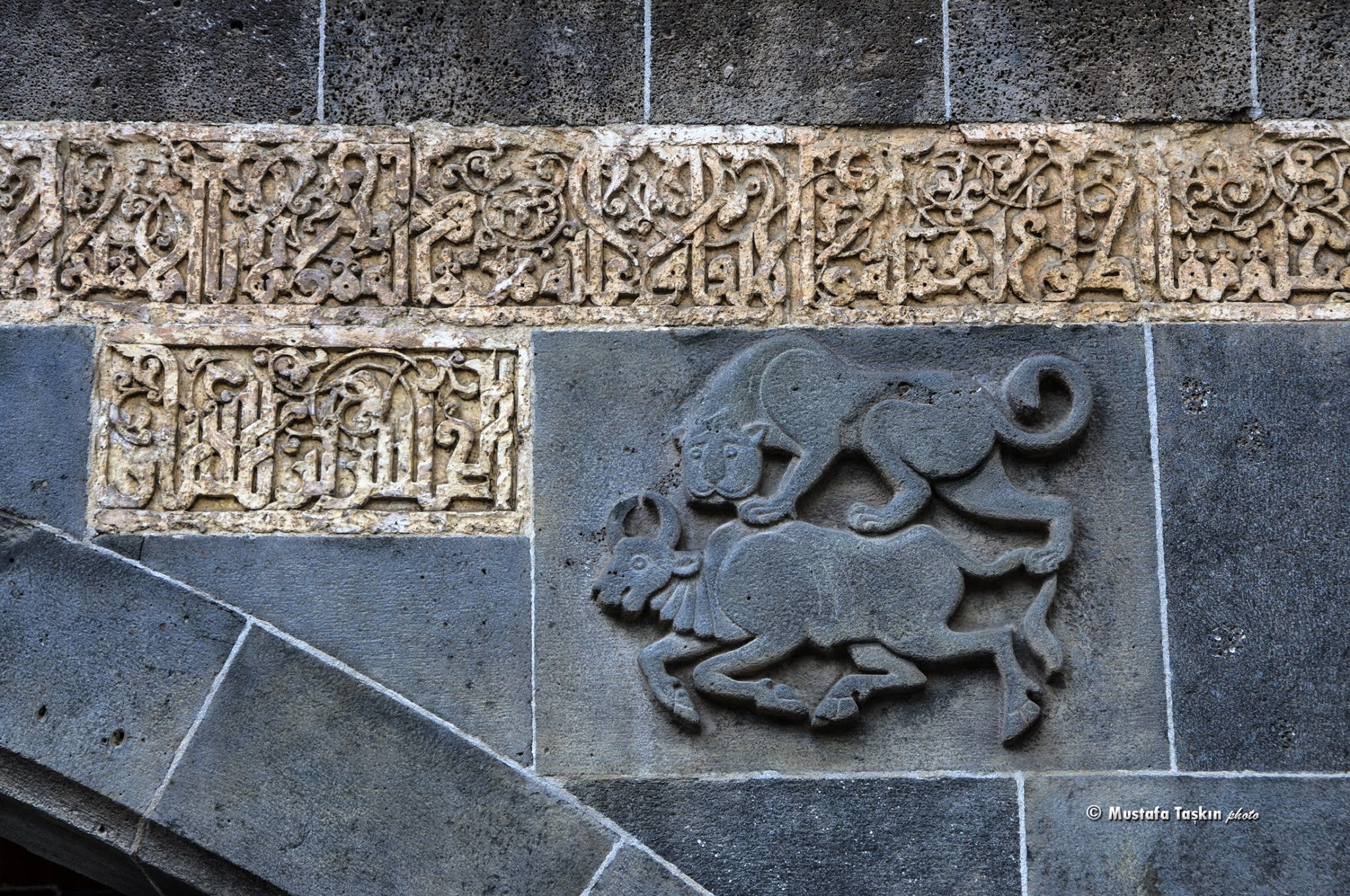 Diyarbakır'ın gözbebeği olan tarihi mekan: Ulu Camii 2