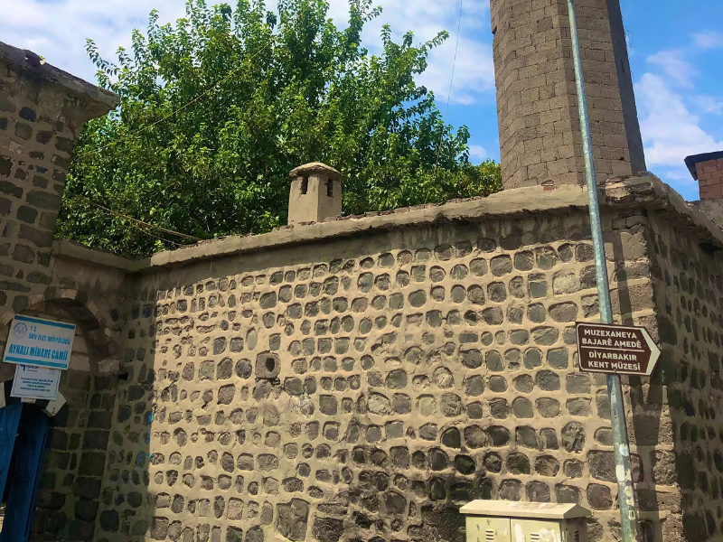 Aynalı Minare Camii