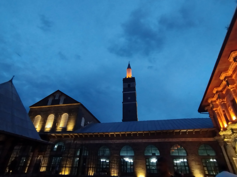 Diyarbakır'da Bulunan Tarihi Camileri Tanımaya Başlayalım;