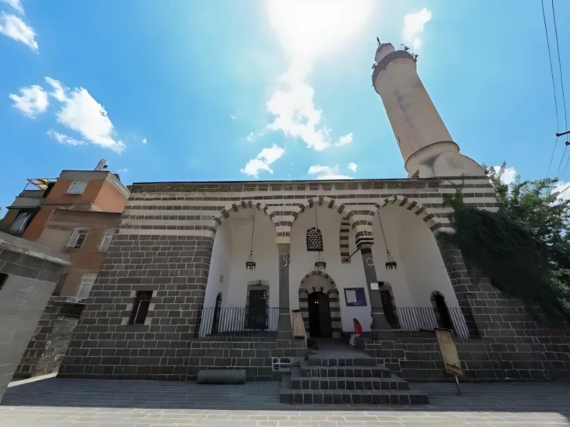 Lala Kasım Bey Camisi'ne Nasıl Gidilir