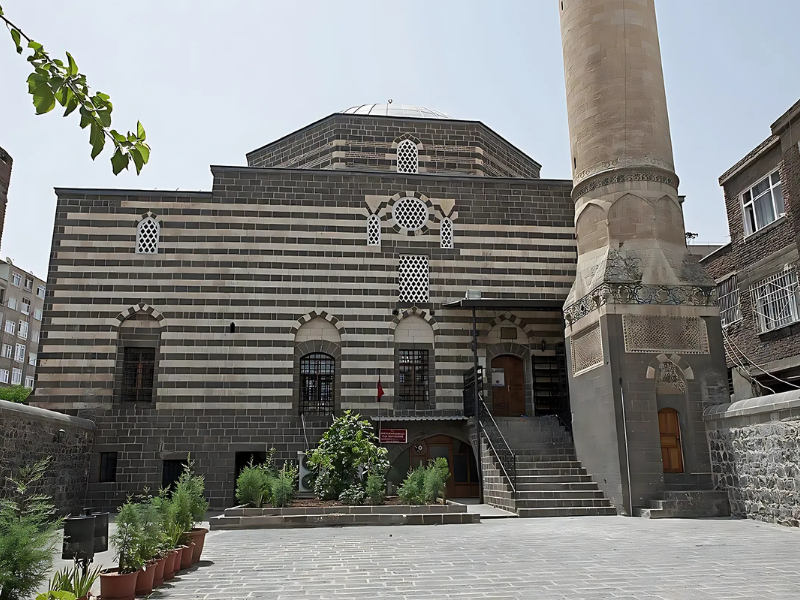 Melik Ahmet Paşa Camii