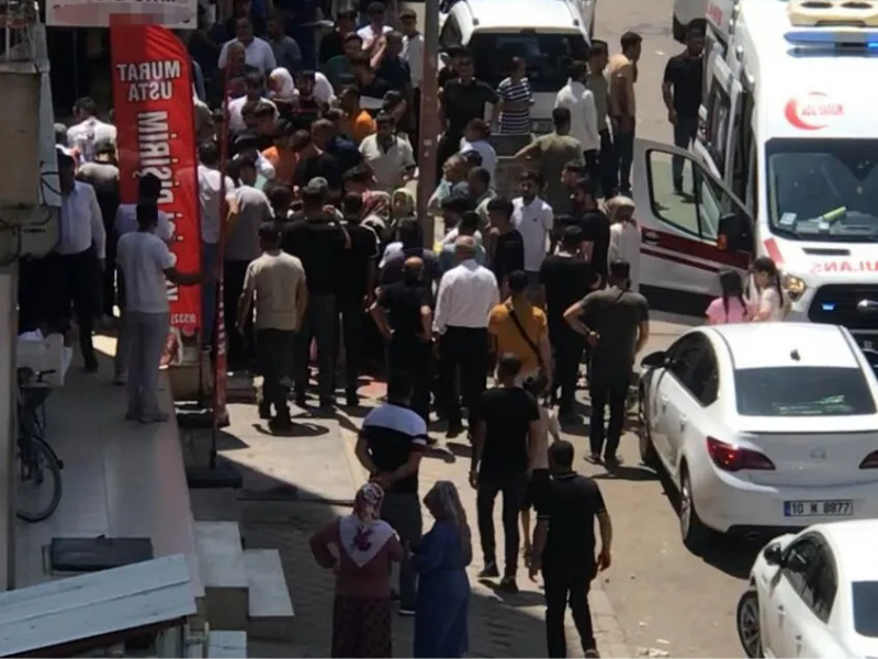 Maaş Ödemeleri Nedeniyle Tartışma Çıktı.