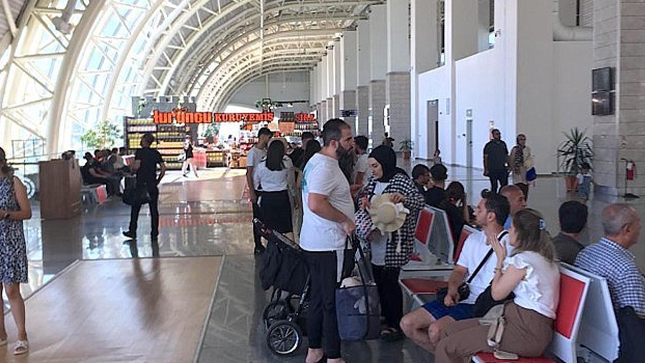 Diyarbakır Havalimanı’nda rötar krizi 1
