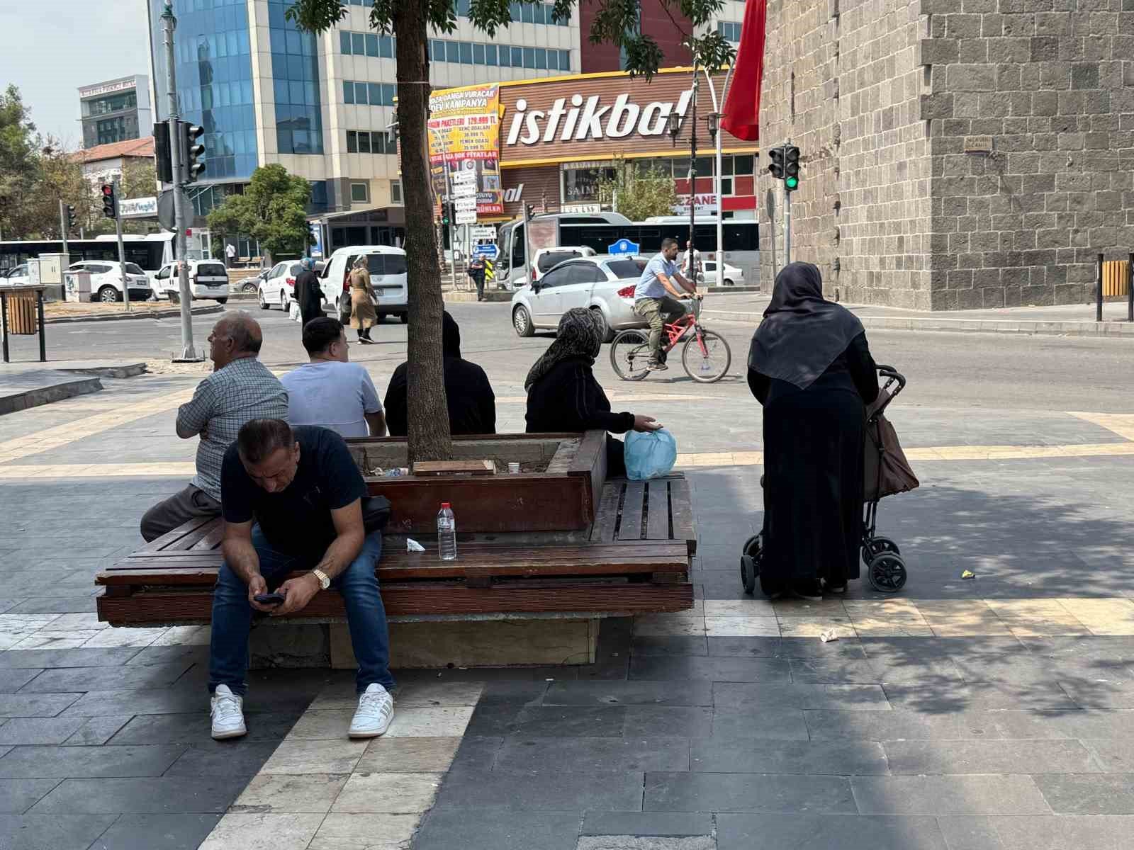 Diyarbakır’da aşırı sıcaklar hastaneleri doldurdu 1