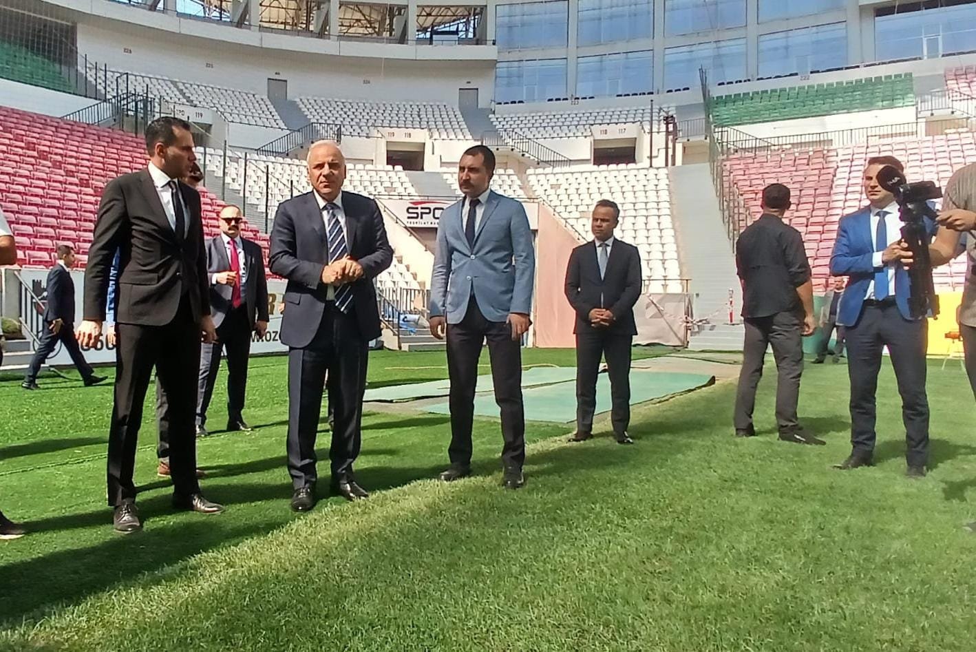 Vali Zorluoglu Diyarbakir Stadyumu 2