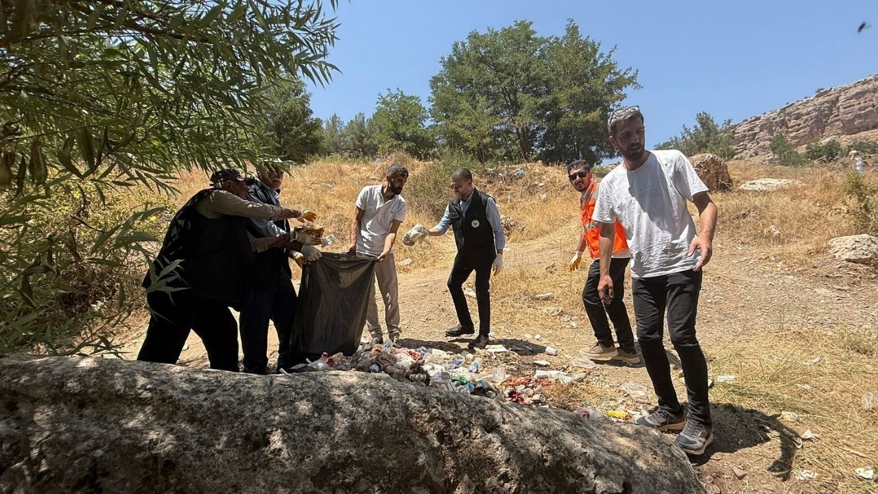 Eğil’de piknik alanlarında temizlik 1