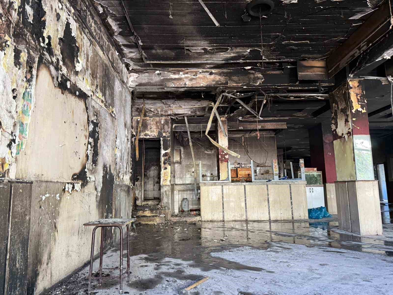 Diyarbakır’da kahvehanede korkutan yangın 1