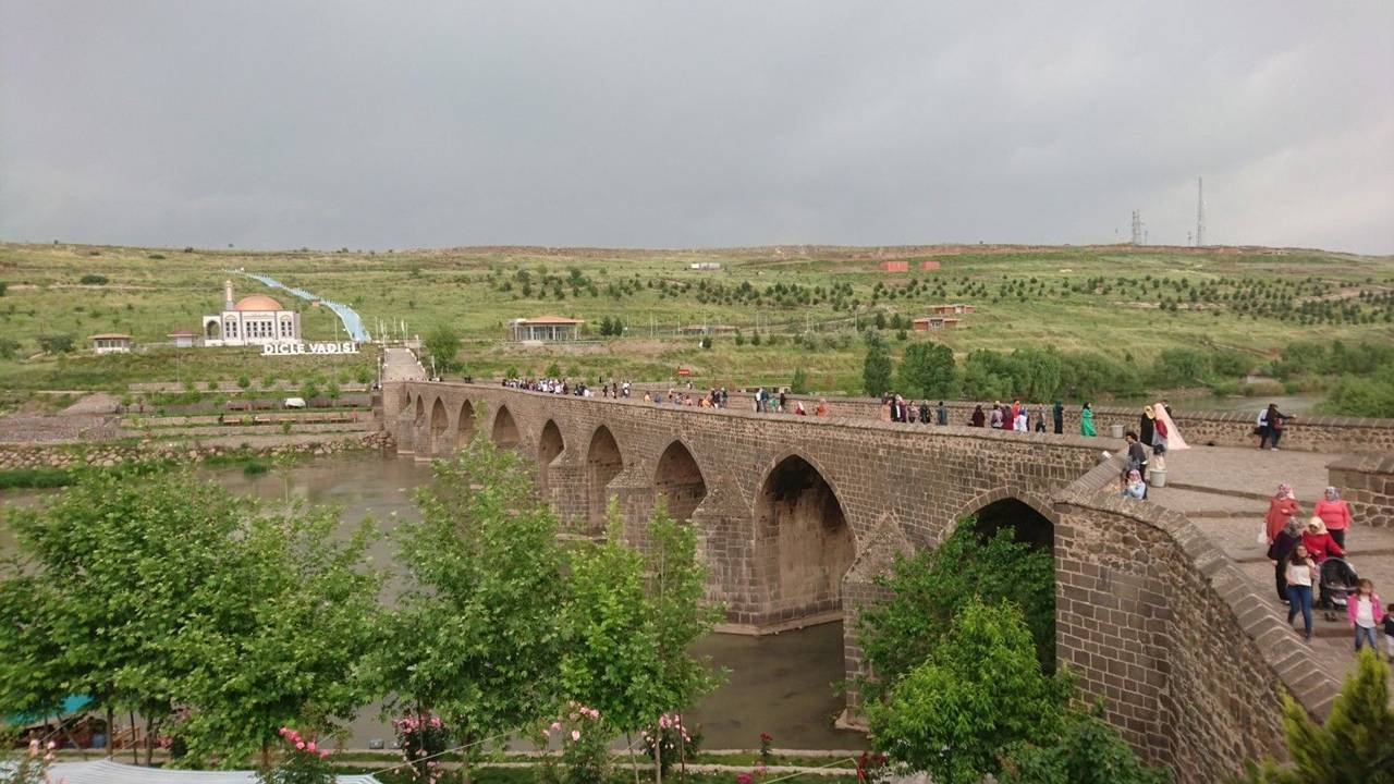 Diyarbakır’ın tarihi On Gözlü Köprüsünde UNESCO alarmı 2