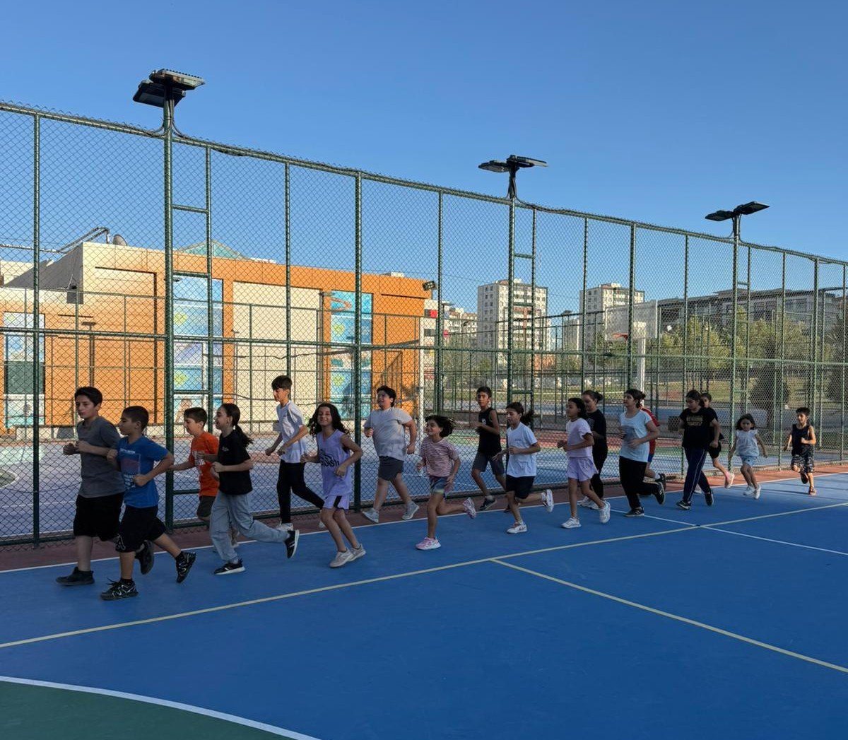 Diyarbakır’da 8 binin üzerinde çocuk sporla buluştu-1