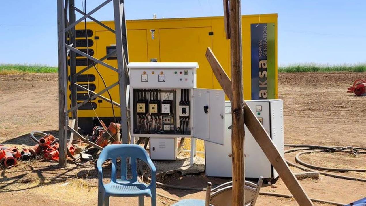 Elektrik kesintisi yüzünden köylüler komşu köye gitti