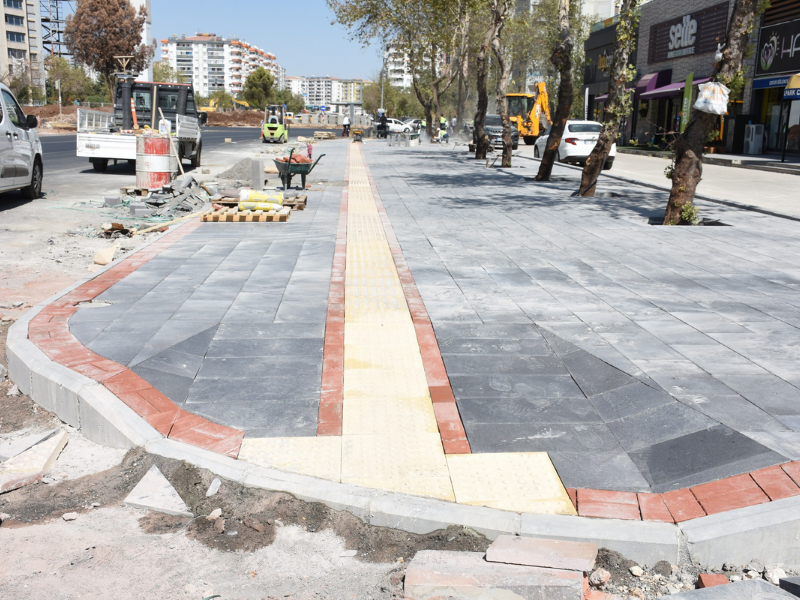 11 Cadde Ve Bulvarda Asfalt Çalışması