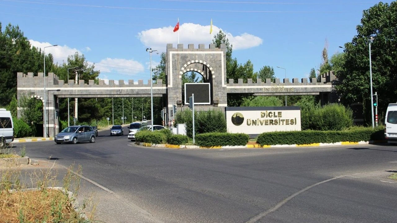 Diyarbakirda Ogrenciler Universitede Banka Musterisi Olmadan Yemek Yiyemiyecek1