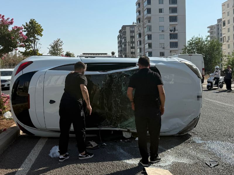 Sürücü Yaralandı